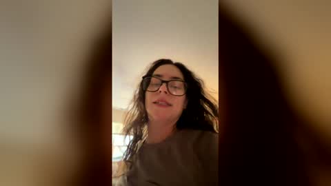 Lily Rose online show from April 23, 2026, 7:27 pm