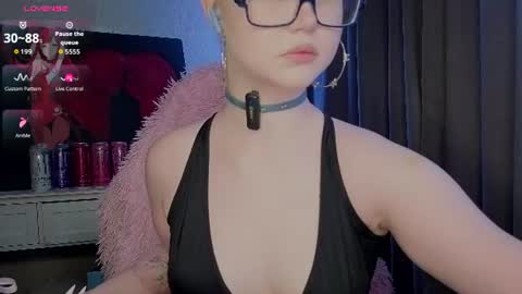 Nika and Lori online show from July 27, 2026, 5:36 am