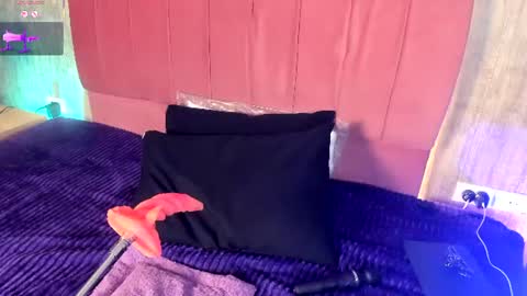 Lilith  online show from July 3, 2026, 5:14 am
