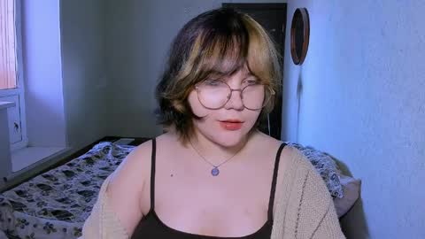 Lily online show from April 1, 2026, 12:50 pm