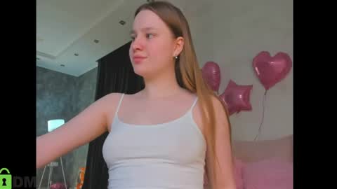 Lina online show from June 4, 2026, 12:38 am