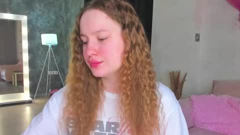 Lina online show from June 10, 2026, 12:11 am