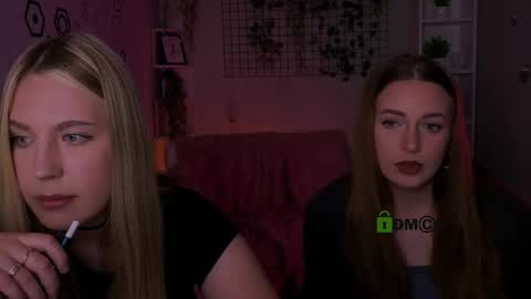 Snapshot of linaa_dolly chatting on May 20, 2026, 7:42 pm linaa_dolly online show from May 20, 2026, 7:42 pm