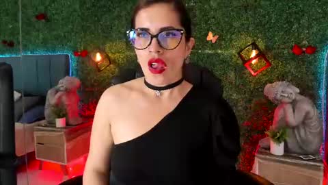 Lina  online show from June 27, 2026, 12:22 pm