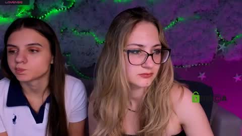 Snapshot of lisa_dark_ chatting on May 22, 2026, 7:19 pm Lisa online show from May 22, 2026, 7:19 pm