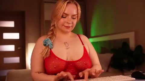 Snapshot of lisalovesweet chatting on July 4, 2026, 5:57 am Lisa online show from July 4, 2026, 5:57 am