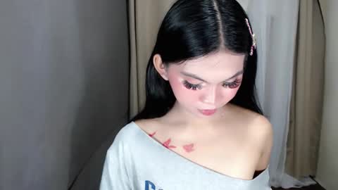 littlelace_ online show from May 15, 2026, 11:01 pm