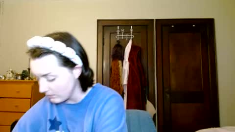 Kori online show from June 2, 2026, 12:12 am