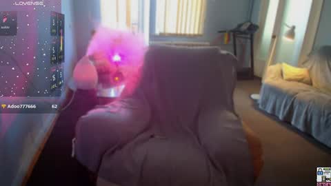 lizzycumm online show from June 17, 2026, 7:11 am