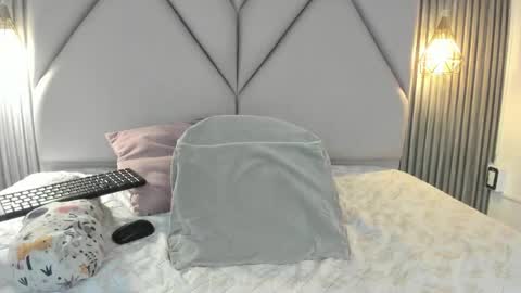 lolabunnysc online show from June 5, 2026, 12:33 pm
