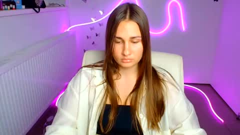 Snapshot of lora_kisses chatting on August 3, 2026, 9:48 am Lora online show from August 3, 2026, 9:48 am