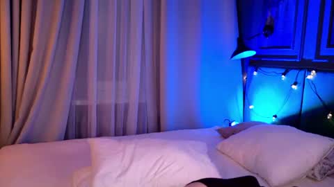 Lori online show from July 22, 2026, 6:43 pm