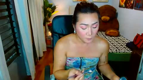Snapshot of louie_sexy chatting on June 18, 2026, 9:14 am Cathy online show from June 18, 2026, 9:14 am