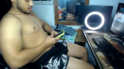 Snapshot of louis_rueda chatting on July 13, 2026, 6:27 am louis_rueda online show from July 13, 2026, 6:27 am
