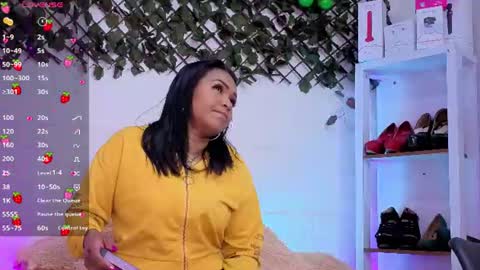 Snapshot of louise_nails chatting on June 29, 2026, 6:41 pm LouIse online show from June 29, 2026, 6:41 pm