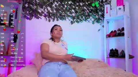 Snapshot of louise_nails chatting on June 30, 2026, 6:42 pm LouIse online show from June 30, 2026, 6:42 pm