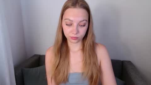 Snapshot of love_bella_ chatting on July 2, 2026, 12:21 am love bella online show from July 2, 2026, 12:21 am
