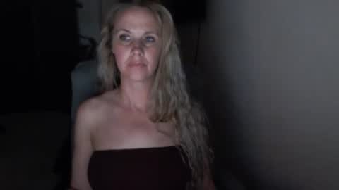 LoVe On  online show from May 7, 2026, 10:53 am