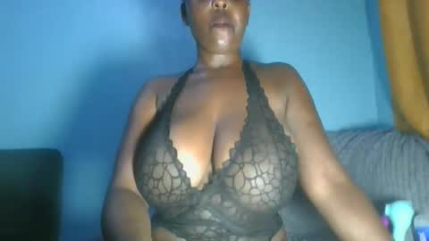 lovely_ebonysweet online show from June 6, 2026, 9:52 pm
