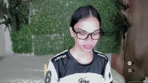 Snapshot of lovely_kimmyxx chatting on June 19, 2026, 1:32 am kimmy online show from June 19, 2026, 1:32 am