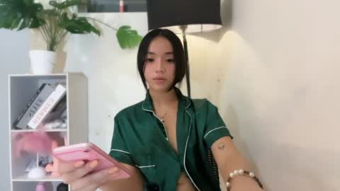 lovely_leah23 online show from June 11, 2026, 2:53 am