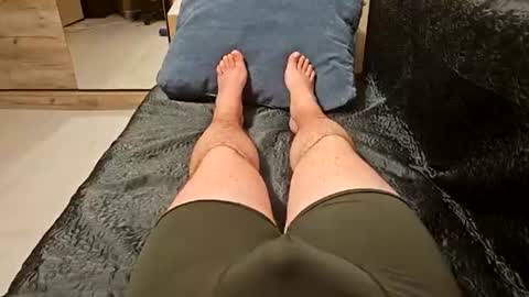 lucas_j_32 online show from June 25, 2026, 1:49 am