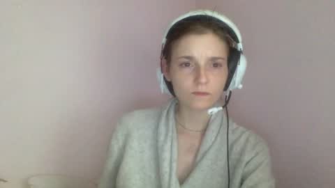 Luci Layne online show from July 28, 2026, 4:39 pm