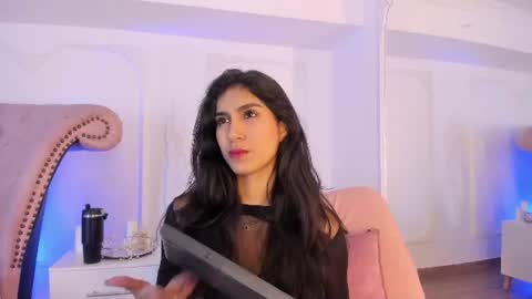 Snapshot of luciana_roa chatting on June 19, 2026, 8:34 pm Luciana online show from June 19, 2026, 8:34 pm