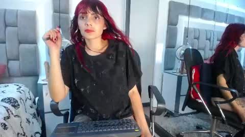 Lucie Red online show from June 11, 2026, 12:32 am