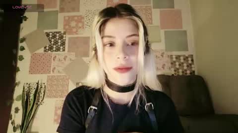 Snapshot of luckysapphire777 chatting on June 15, 2026, 1:24 pm luckysapphire777 online show from June 15, 2026, 1:24 pm