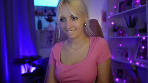 Snapshot of lucy_cutie_ chatting on June 23, 2026, 6:17 pm Cutie Lucy online show from June 23, 2026, 6:17 pm