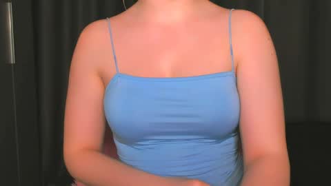 Snapshot of luna1vibe chatting on May 2, 2026, 9:20 pm luna1vibe online show from May 2, 2026, 9:20 pm