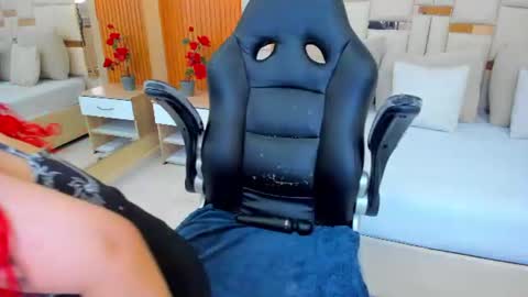 Snapshot of luna__vegga chatting on July 31, 2026, 5:23 pm Luna online show from July 31, 2026, 5:23 pm