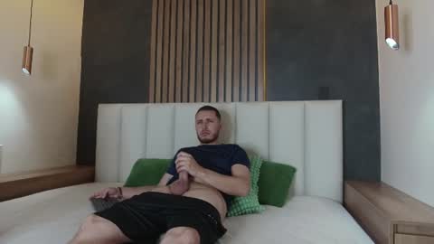 Luna  Jackson online show from June 17, 2026, 3:53 am