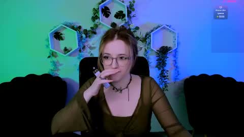 luna_berryy online show from June 14, 2026, 6:54 pm