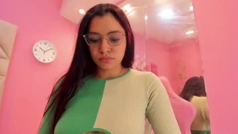 luna_hix online show from July 9, 2026, 12:20 pm