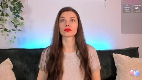 luna_smille online show from May 18, 2026, 7:14 am