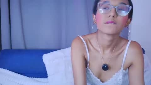 luna_valen online show from July 6, 2026, 8:33 pm