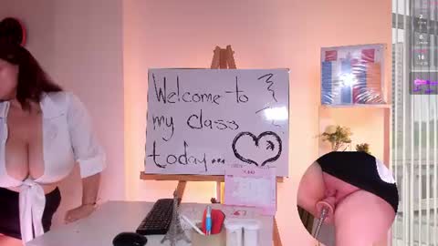 Snapshot of lunapleasure_ chatting on June 15, 2026, 6:15 am Luna online show from June 15, 2026, 6:15 am