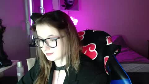 LunaXcherry online show from June 9, 2026, 6:08 pm