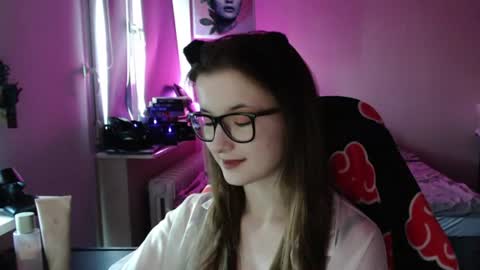 LunaXcherry online show from June 11, 2026, 6:17 pm