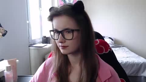LunaXcherry online show from June 13, 2026, 11:08 am