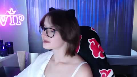 LunaXcherry online show from July 31, 2026, 5:23 pm