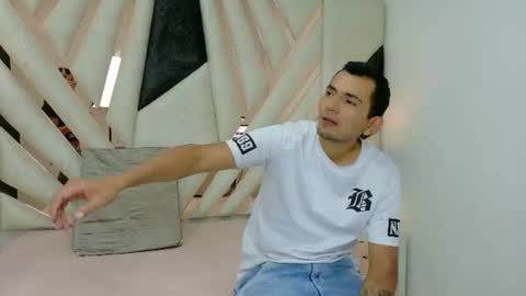 Snapshot of lunaysebastian chatting on June 26, 2026, 2:10 pm Luna y Sebastian online show from June 26, 2026, 2:10 pm