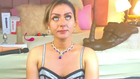 lunitadiva online show from May 25, 2026, 3:40 pm
