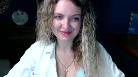 Snapshot of luxdonna chatting on June 8, 2026, 6:36 am Donna online show from June 8, 2026, 6:36 am