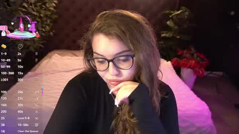 Snapshot of luxsopphia_ chatting on June 26, 2026, 12:53 pm luxsopphia_ online show from June 26, 2026, 12:53 pm