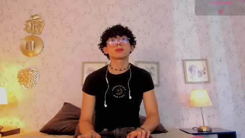 Snapshot of lyan_twink chatting on May 26, 2026, 7:21 pm Lyan online show from May 26, 2026, 7:21 pm
