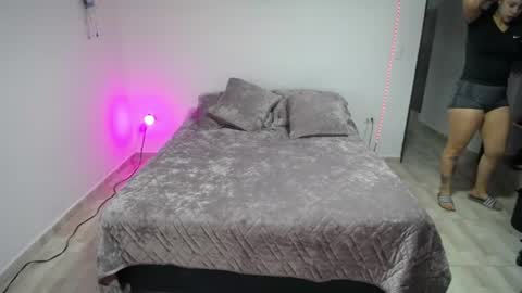 Luciana online show from June 19, 2026, 1:04 pm