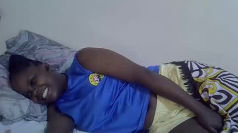 lyn_anna online show from May 13, 2026, 7:17 am